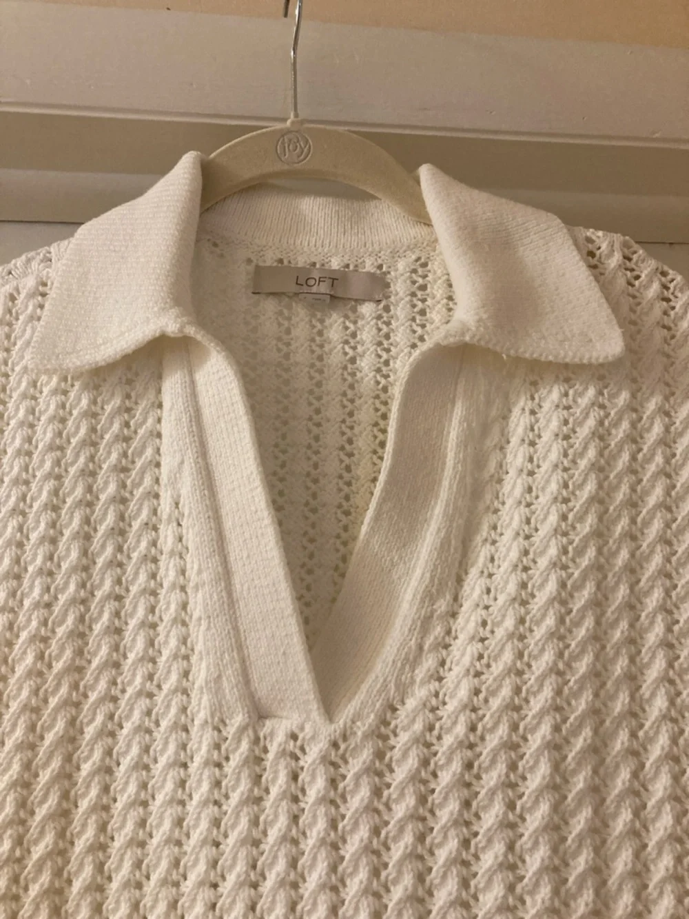 LOFT white Cable Knit V-Neck Collared Sleeveless Sweater - Picture 3 of 3